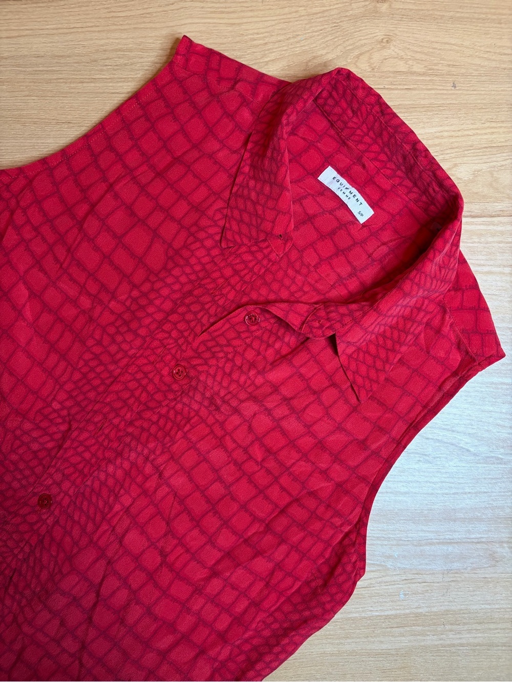 Equipment Silk Red Sleeveless Blouse/Dress Small Croc Print